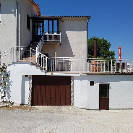 Apartment Labin לאבין