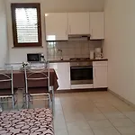 アパート Apartment Labin